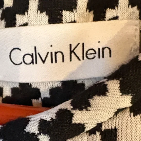 Calvin Klein Monochrome Houndstooth Pattern - Picture 2 of 3